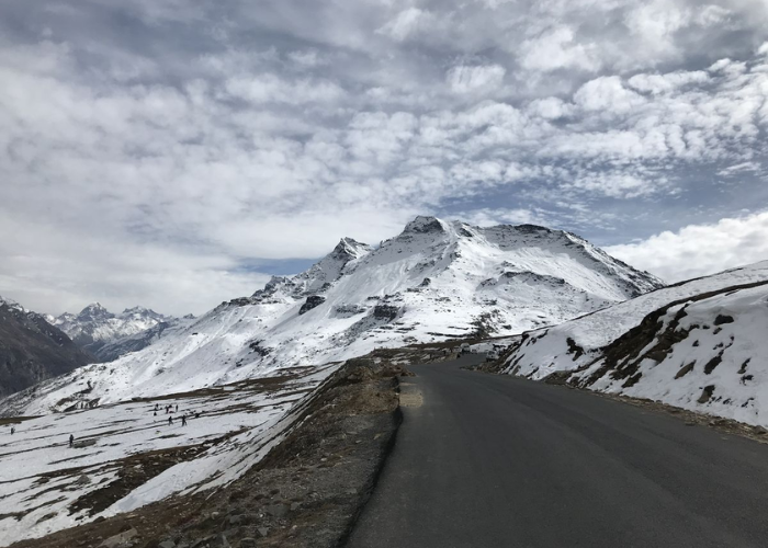 High-altitude snow landscape of Rohtang Pass near Manali during early November snowfall