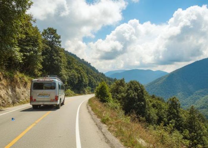 Overnight Volvo bus from Delhi to McLeod Ganj budget travel