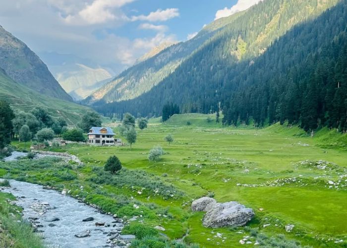 things to do in Barot Valley trout farm trekking riverside Himachal