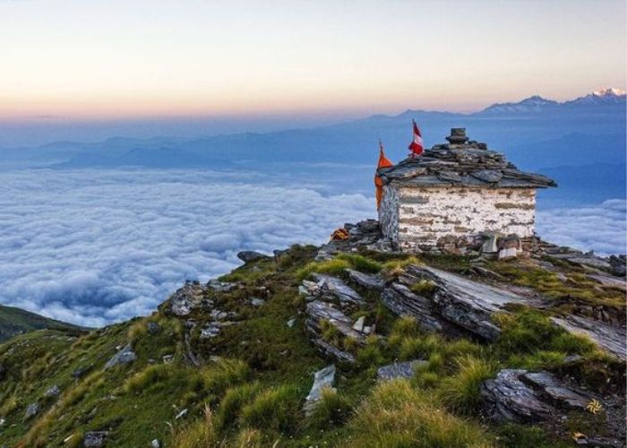 Tungnath Temple and Chandrashila Trek trail in Chopta